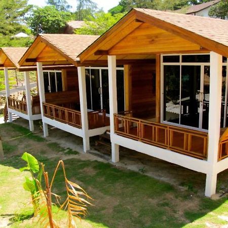Pitiusas Beach Resort Koh Lipe Esterno foto