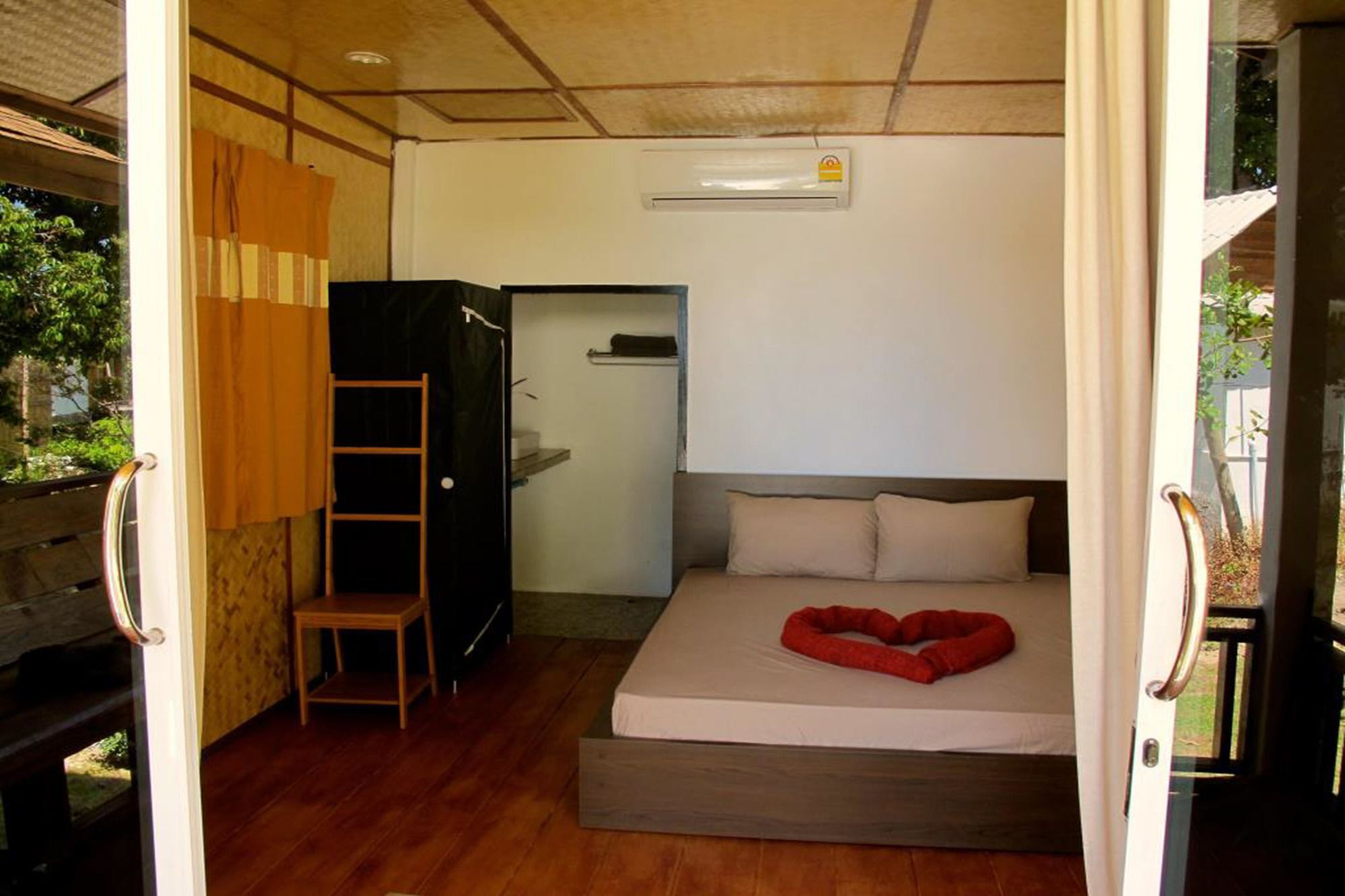 Pitiusas Beach Resort Koh Lipe Esterno foto